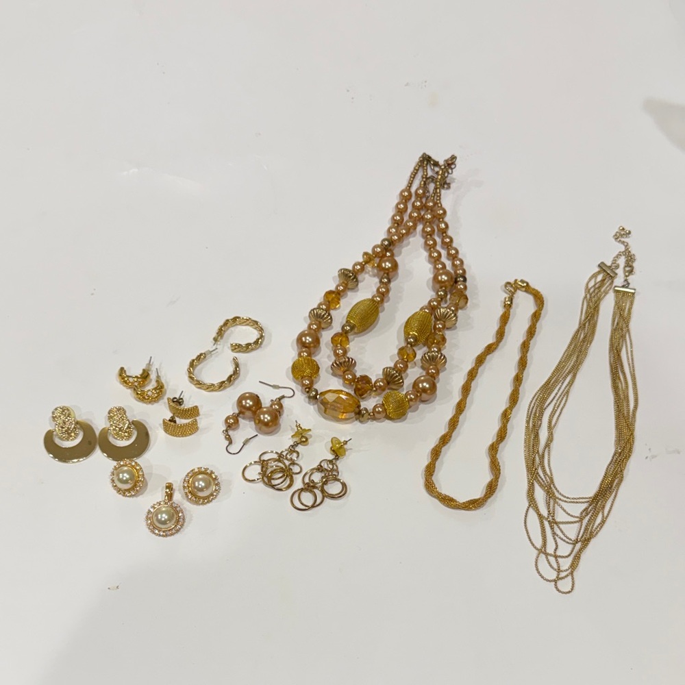 Elegant Gold Costume Jewelry Set for Women